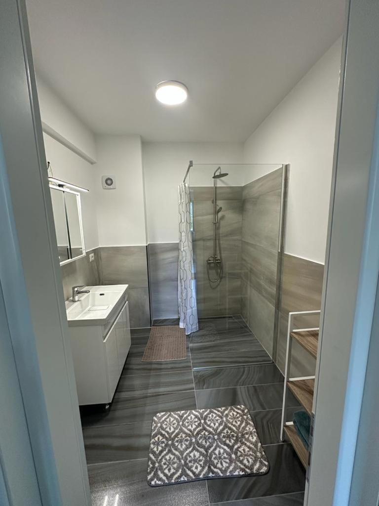 Apartament - Housing21 جورا هومورولوي المظهر الخارجي الصورة